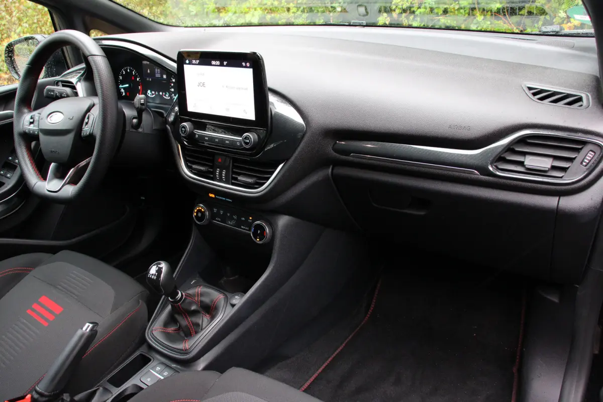 1.0EB Hybrid ST-Line X | NL-AUTO! | 1E EIGENAAR! | CAMERA | ADAPTIVE CRUISE | PARK SENS V+A | DEALER OH! | LED | LANE ASSIST | CLIMA