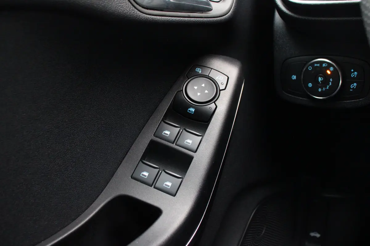 1.0EB Hybrid ST-Line X | NL-AUTO! | 1E EIGENAAR! | CAMERA | ADAPTIVE CRUISE | PARK SENS V+A | DEALER OH! | LED | LANE ASSIST | CLIMA