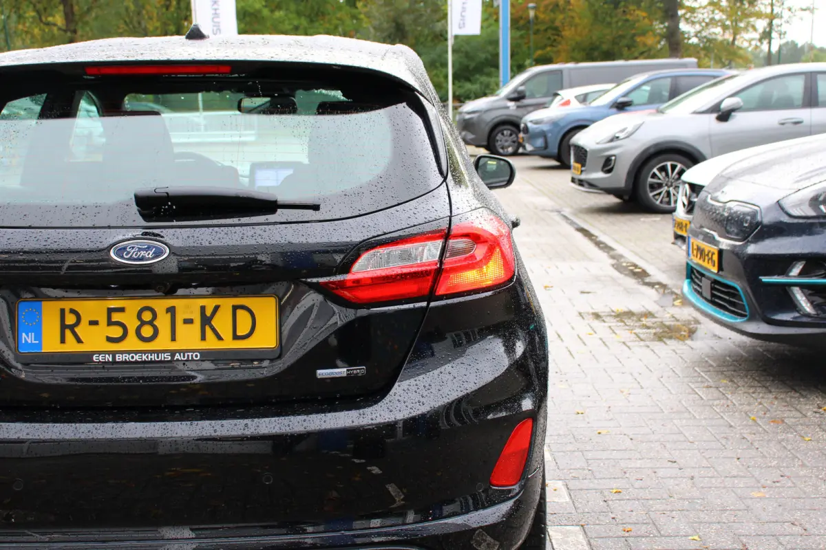 1.0EB Hybrid ST-Line X | NL-AUTO! | 1E EIGENAAR! | CAMERA | ADAPTIVE CRUISE | PARK SENS V+A | DEALER OH! | LED | LANE ASSIST | CLIMA