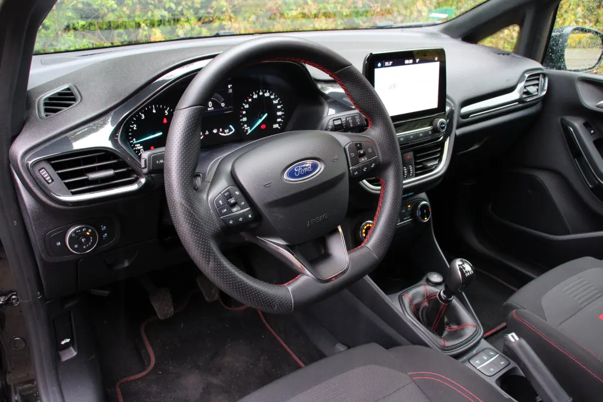 1.0EB Hybrid ST-Line X | NL-AUTO! | 1E EIGENAAR! | CAMERA | ADAPTIVE CRUISE | PARK SENS V+A | DEALER OH! | LED | LANE ASSIST | CLIMA