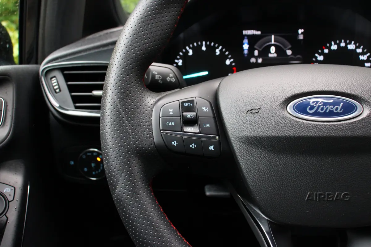 1.0EB Hybrid ST-Line X | NL-AUTO! | 1E EIGENAAR! | CAMERA | ADAPTIVE CRUISE | PARK SENS V+A | DEALER OH! | LED | LANE ASSIST | CLIMA