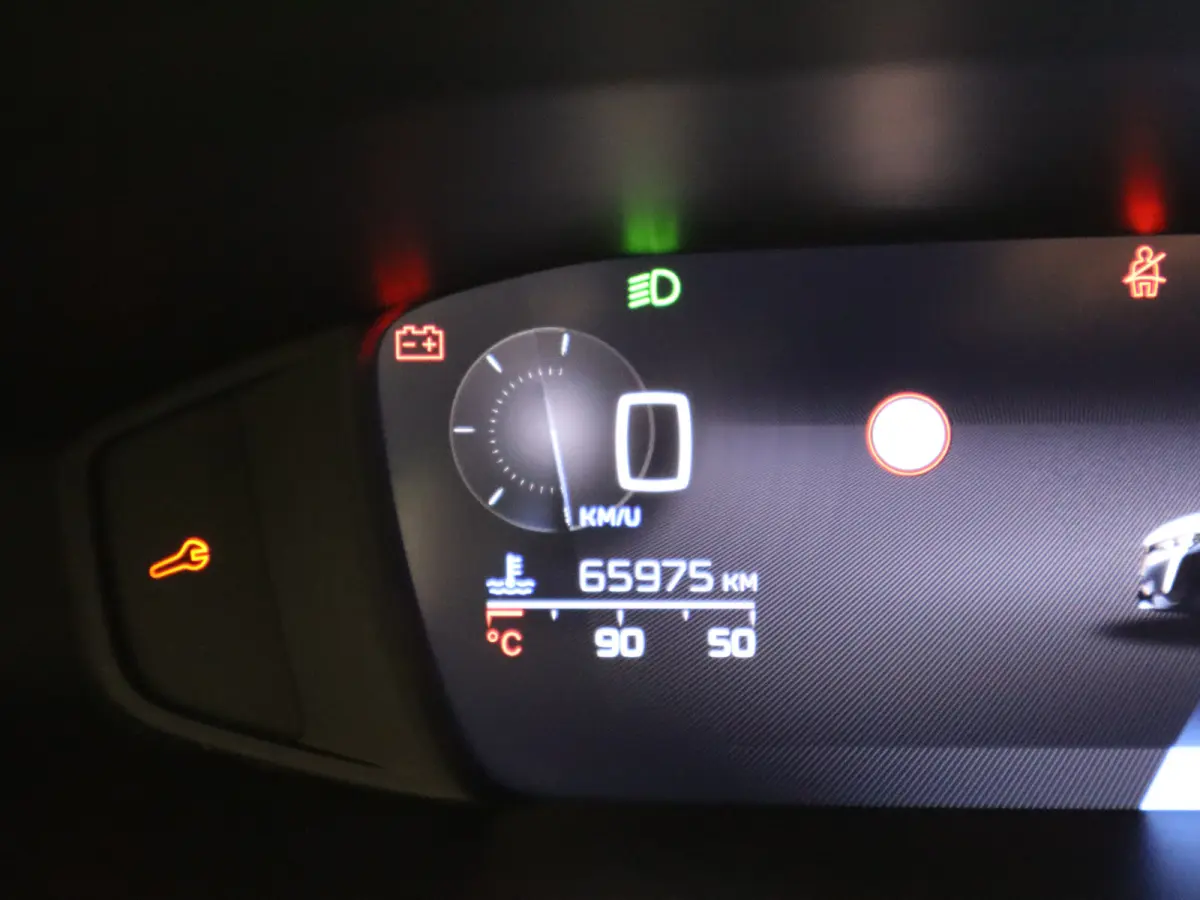1.2 PureTech Allure Pack Business | Carplay | Camera | Navigatie | 17" Lichtmetalen Velgen | Navi | PDC | Half Leder | Climate Control