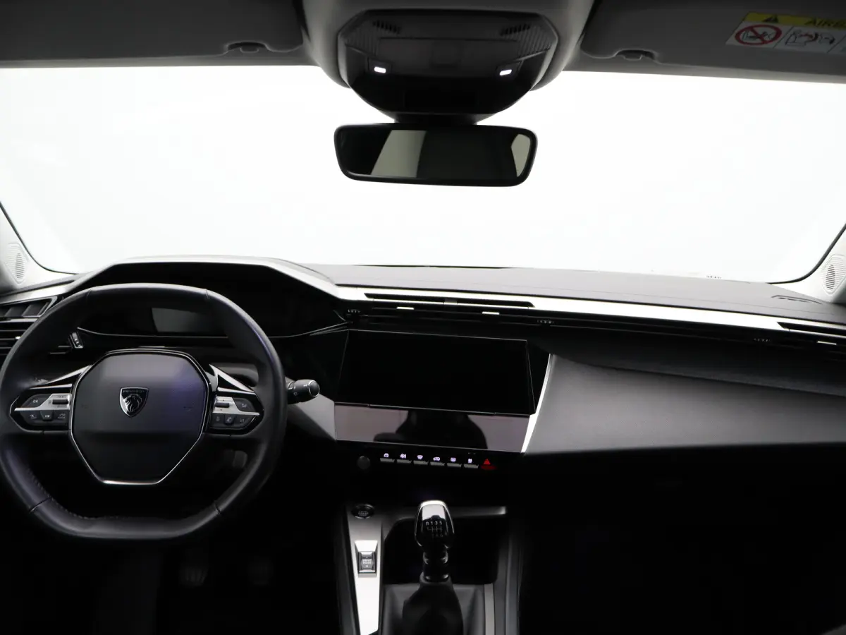 1.2 PureTech Allure Pack Business | Carplay | Camera | Navigatie | 17" Lichtmetalen Velgen | Navi | PDC | Half Leder | Climate Control