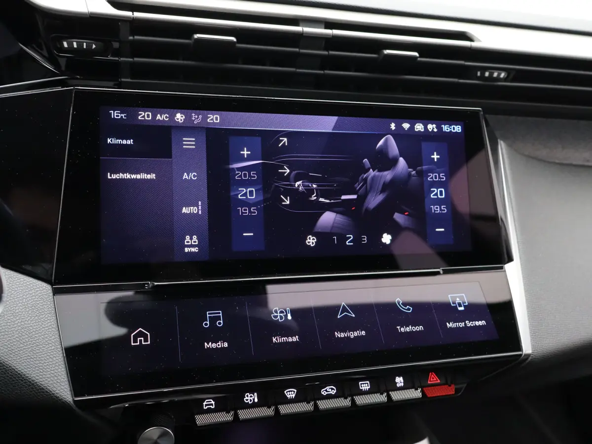 1.2 PureTech Allure Pack Business | Carplay | Camera | Navigatie | 17" Lichtmetalen Velgen | Navi | PDC | Half Leder | Climate Control