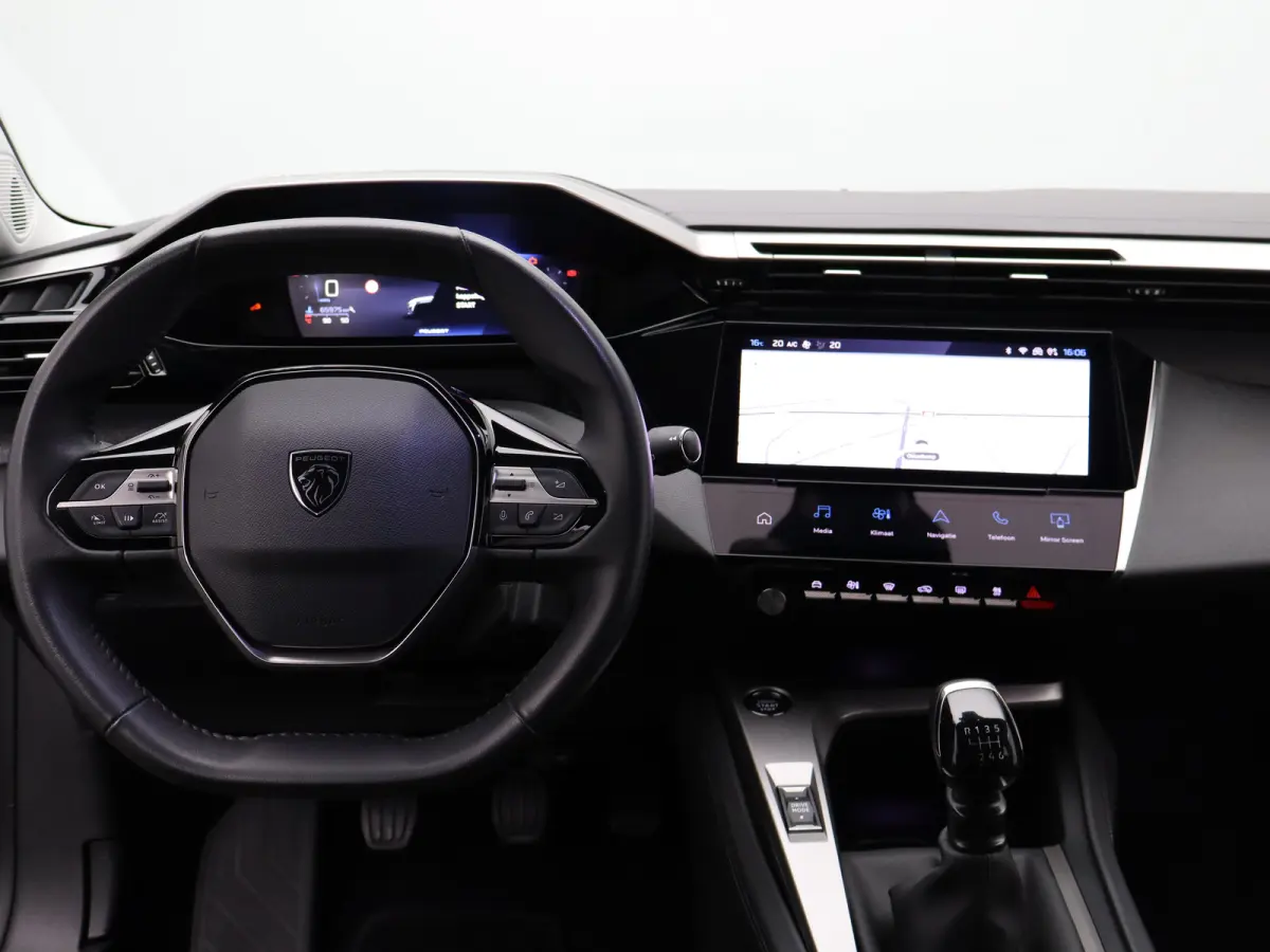 1.2 PureTech Allure Pack Business | Carplay | Camera | Navigatie | 17" Lichtmetalen Velgen | Navi | PDC | Half Leder | Climate Control