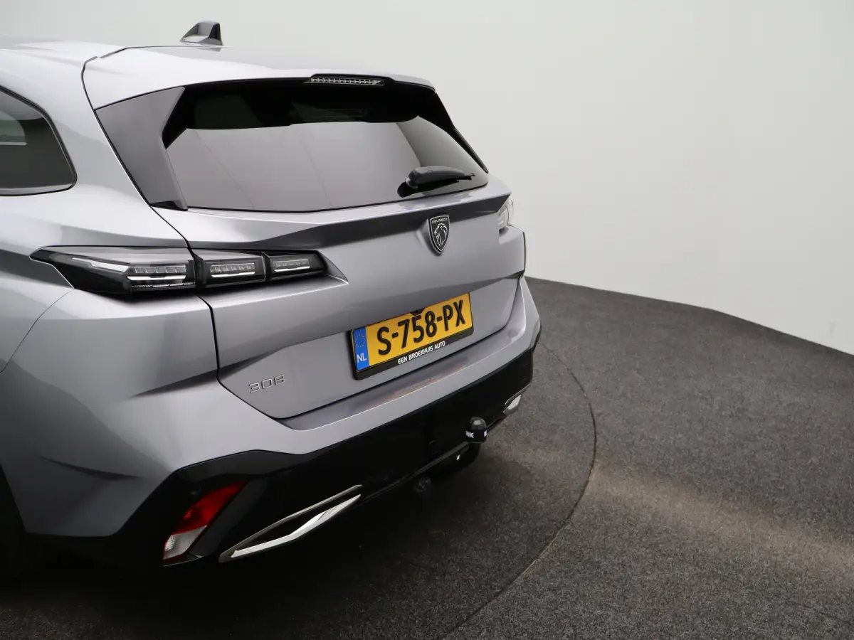 1.2 PureTech Allure Pack Business | Carplay | Camera | Navigatie | 17" Lichtmetalen Velgen | Navi | PDC | Half Leder | Climate Control