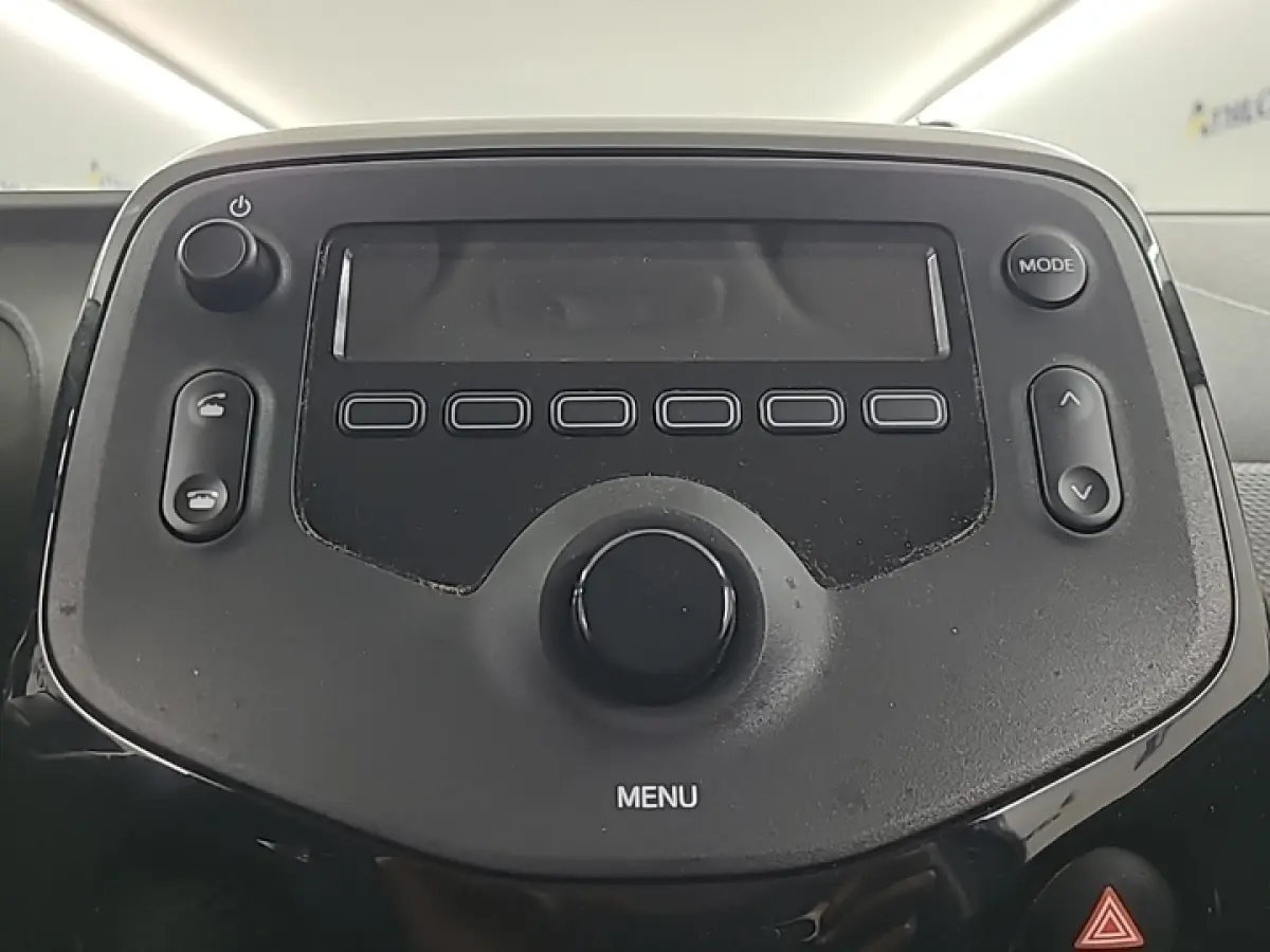 1.0 VTi Feel AIRCO | BT-TEL | AUDIO