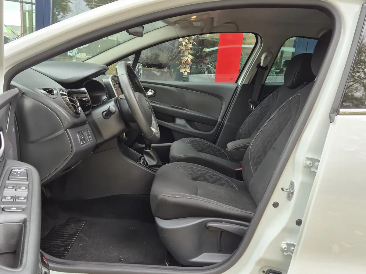 0.9 TCe Limited | Navigatie | Airconditioning | Parkeercamera | Cruise Control | Licht metalen velgen