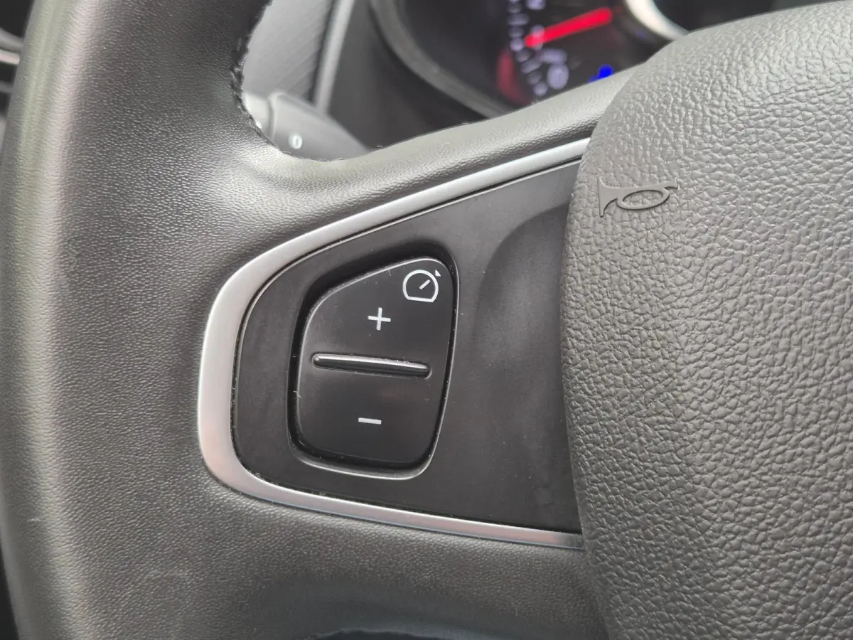 0.9 TCe Limited | Navigatie | Airconditioning | Parkeercamera | Cruise Control | Licht metalen velgen