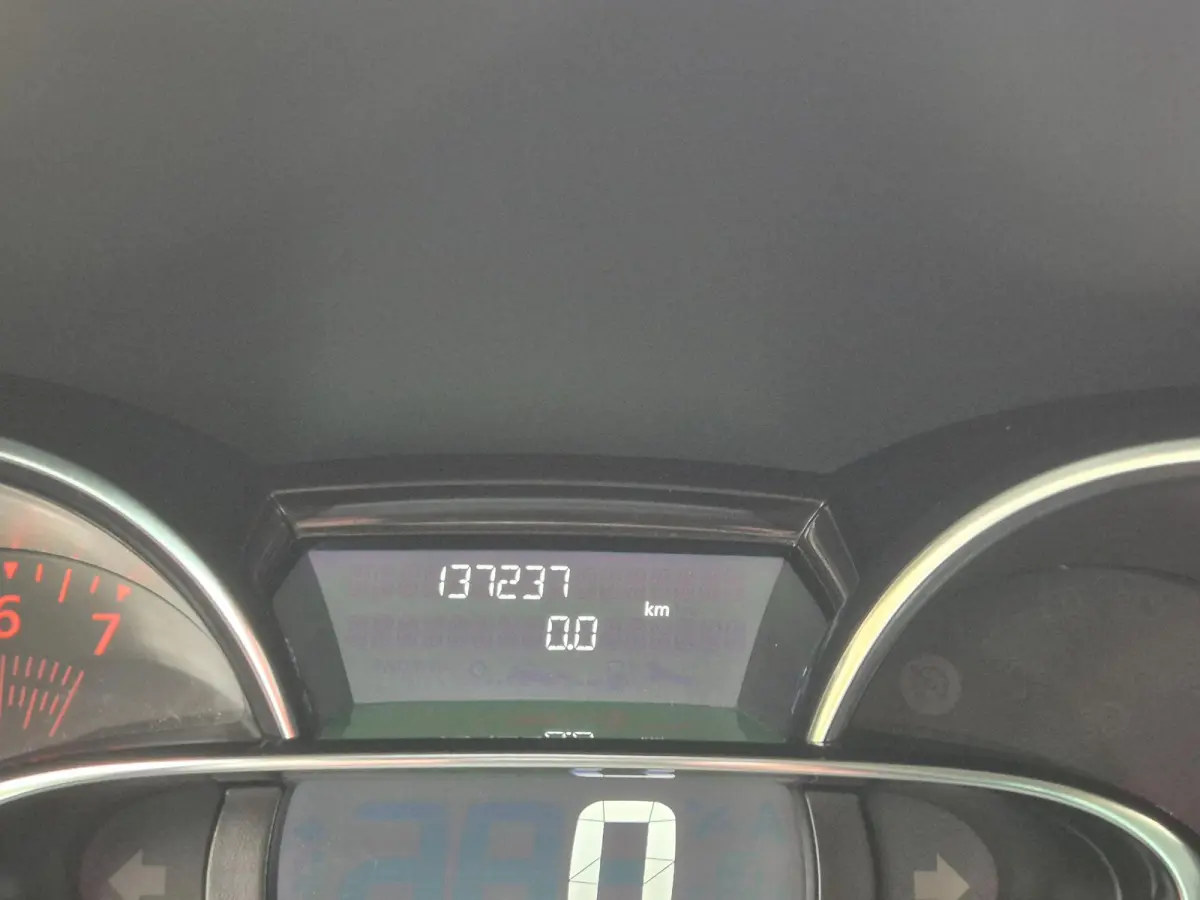 0.9 TCe Limited | Navigatie | Airconditioning | Parkeercamera | Cruise Control | Licht metalen velgen