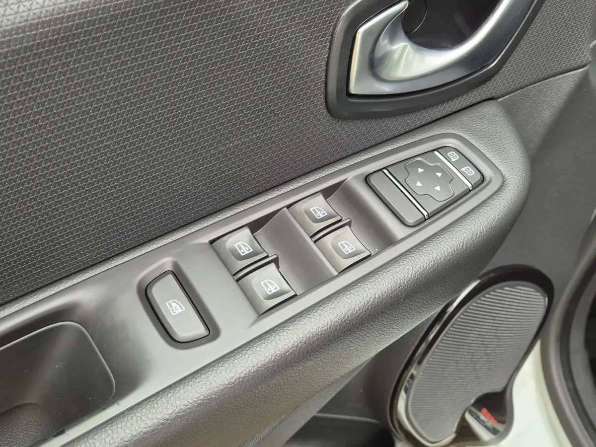0.9 TCe Limited | Navigatie | Airconditioning | Parkeercamera | Cruise Control | Licht metalen velgen