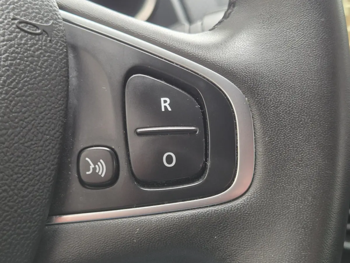 0.9 TCe Limited | Navigatie | Airconditioning | Parkeercamera | Cruise Control | Licht metalen velgen