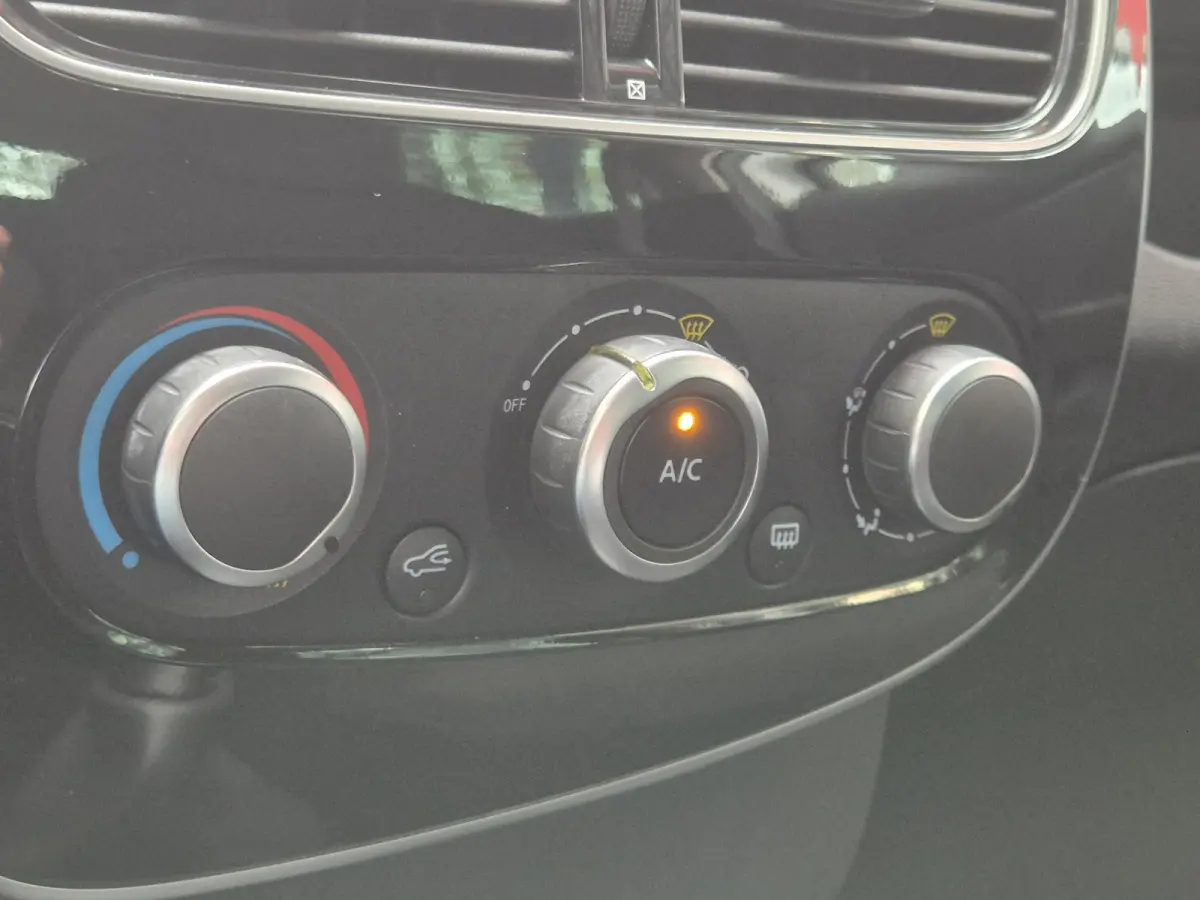 0.9 TCe Limited | Navigatie | Airconditioning | Parkeercamera | Cruise Control | Licht metalen velgen