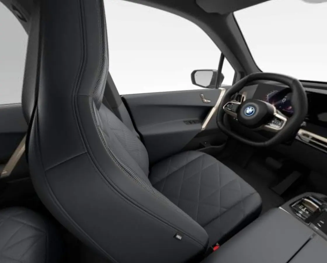 xDrive40 High Executive 77 kWh Luchtvering - Sportpakket - Panoramadak - Warmte Comfortpakket voor/achter - Getinte Ruiten - Soft-Close - BMW Laserlight - Driving/parking Assistant Professio