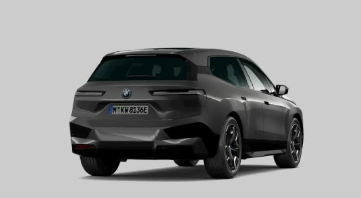 xDrive40 High Executive 77 kWh Luchtvering - Sportpakket - Panoramadak - Warmte Comfortpakket voor/achter - Getinte Ruiten - Soft-Close - BMW Laserlight - Driving/parking Assistant Professio