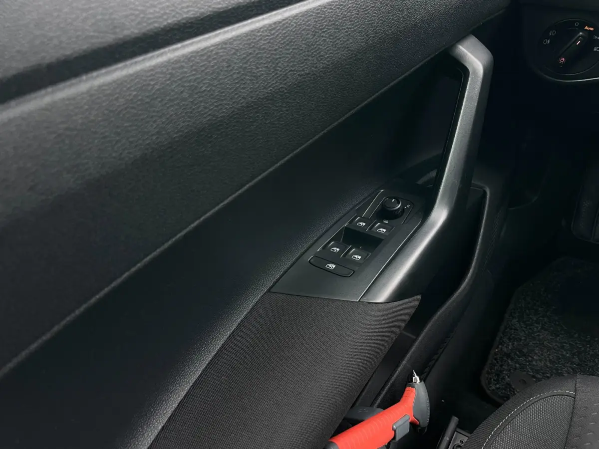 1.0 TSI Comfortline Business NAVI | CarPlay | Dealer onderhouden
