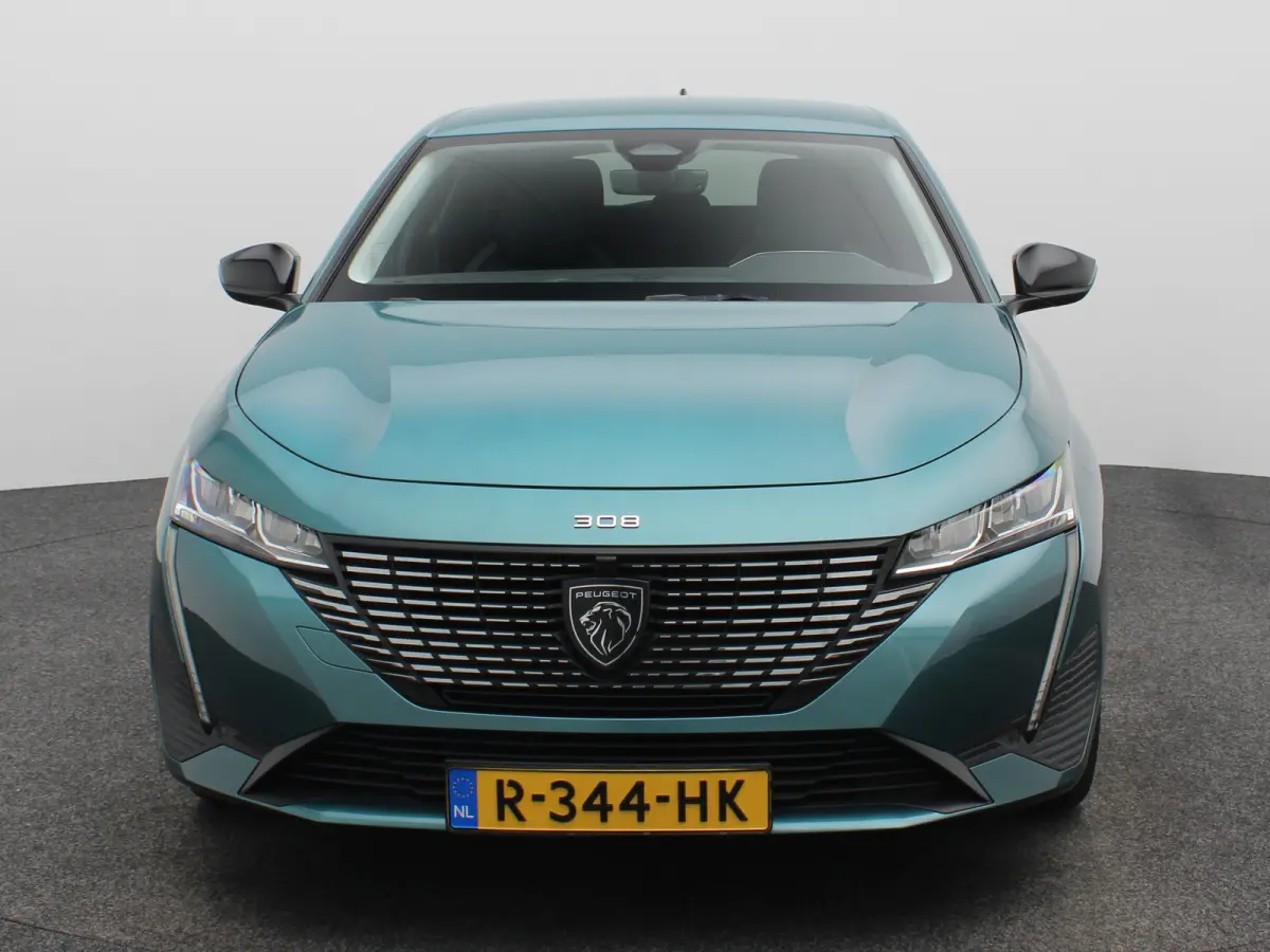 1.2 PureTech Allure EAT8 Automaat | Carplay | Camera | Cruise Control | Keyless | Navi | PDC V+A | 17" Lichtmetalen Velgen | Origineel NL