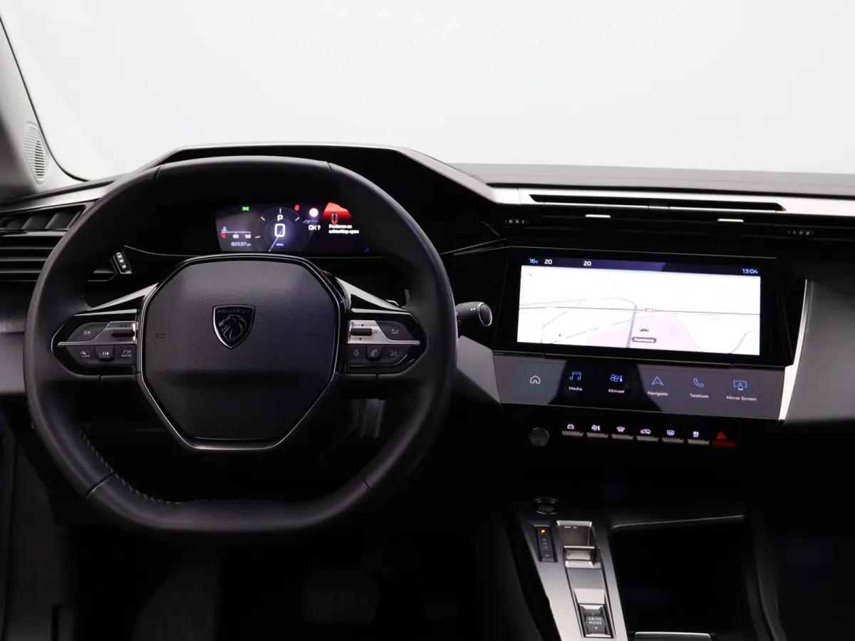 1.2 PureTech Allure EAT8 Automaat | Carplay | Camera | Cruise Control | Keyless | Navi | PDC V+A | 17" Lichtmetalen Velgen | Origineel NL
