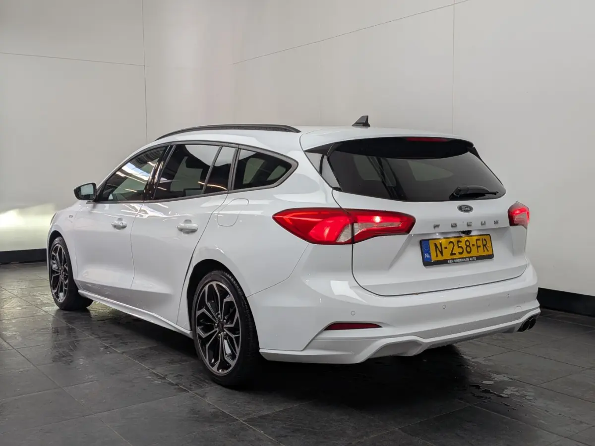 1.0 EcoBoost ST Line Business | Stoel- Stuurverwarming | Camera | FULL-Led |Keyless | Navi | Applecarplay/Android Auto | Airco | Apple Carplay/Android Auto|telefoonintegratie premium | Cruis