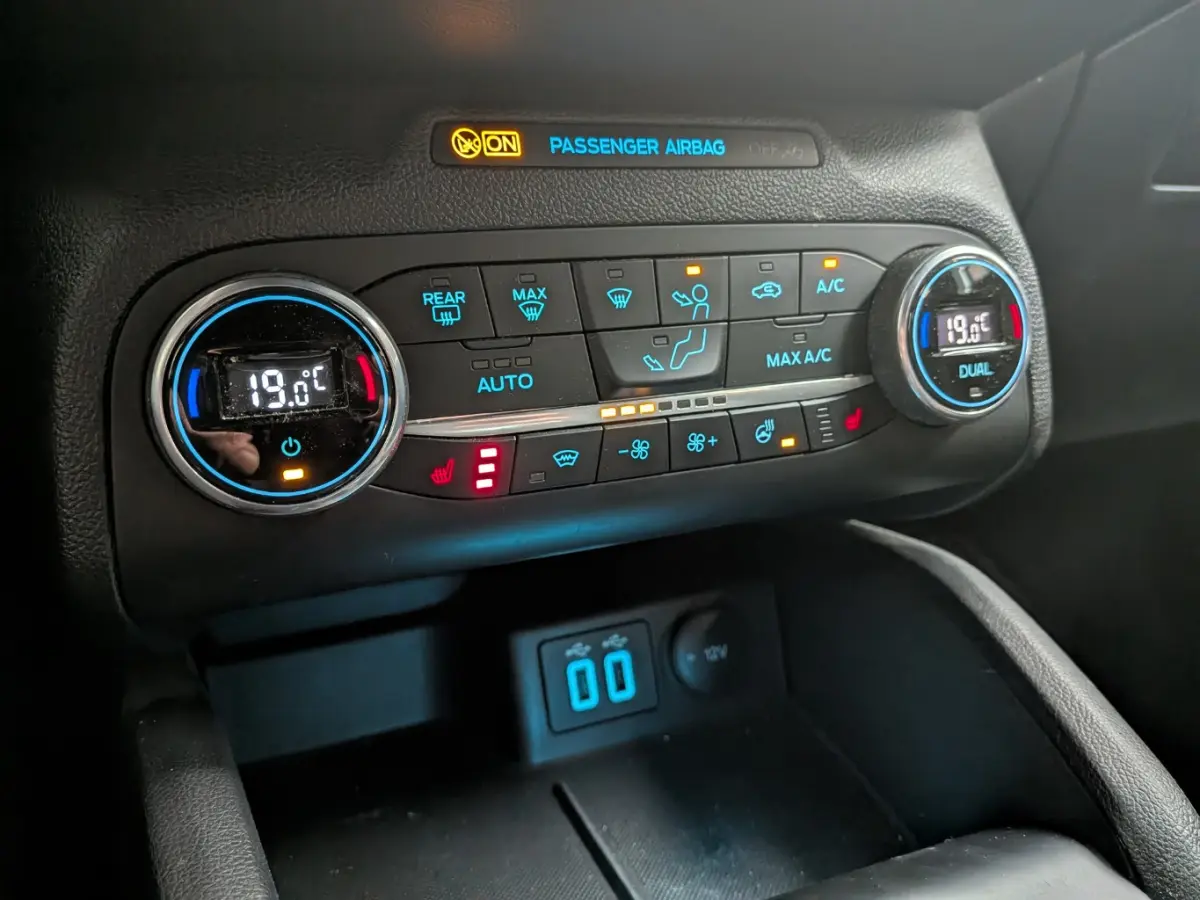 1.0 EcoBoost ST Line Business | Stoel- Stuurverwarming | Camera | FULL-Led |Keyless | Navi | Applecarplay/Android Auto | Airco | Apple Carplay/Android Auto|telefoonintegratie premium | Cruis