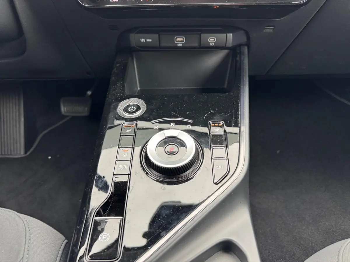 Limited Edition 64.8 kWh | Navigatie | Cruise control | Stoel + Stuur verwarming | Parkeer sensoren | Parkeer camera