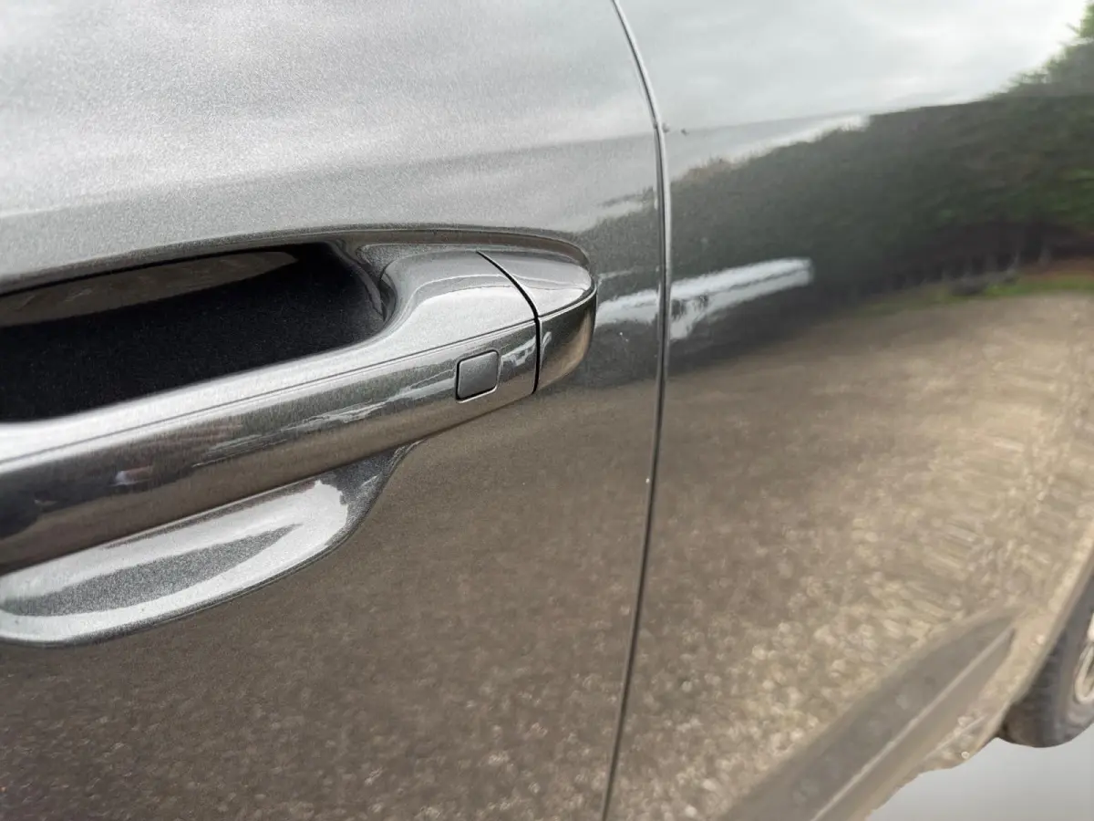 Limited Edition 64.8 kWh | Navigatie | Cruise control | Stoel + Stuur verwarming | Parkeer sensoren | Parkeer camera