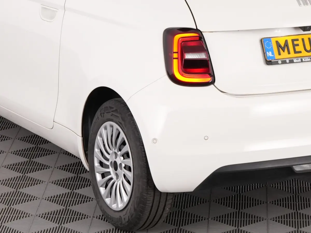 Urban Plus42 kWh | JBL Audio | Stoelverwarming | CARPLAY | PDC | CAMERA !