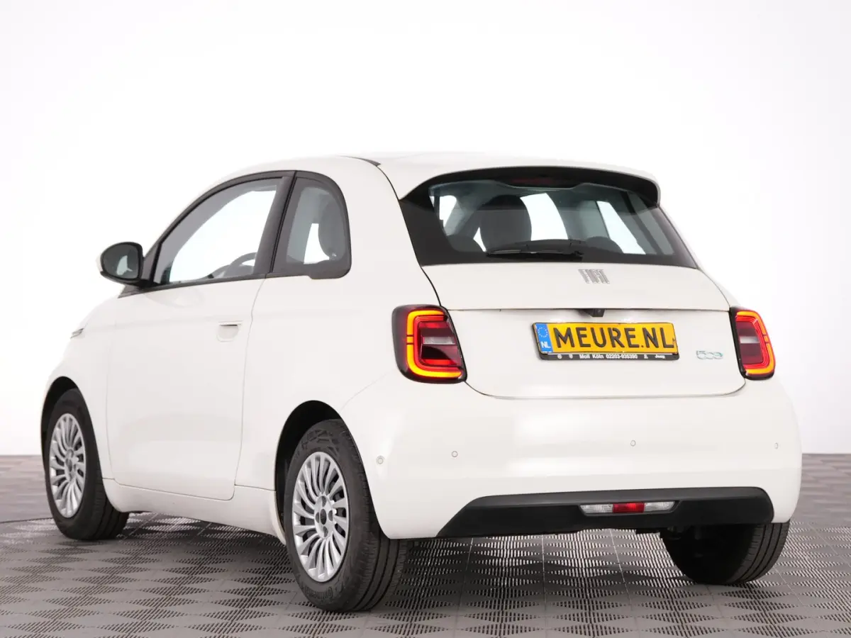 Urban Plus42 kWh | JBL Audio | Stoelverwarming | CARPLAY | PDC | CAMERA !
