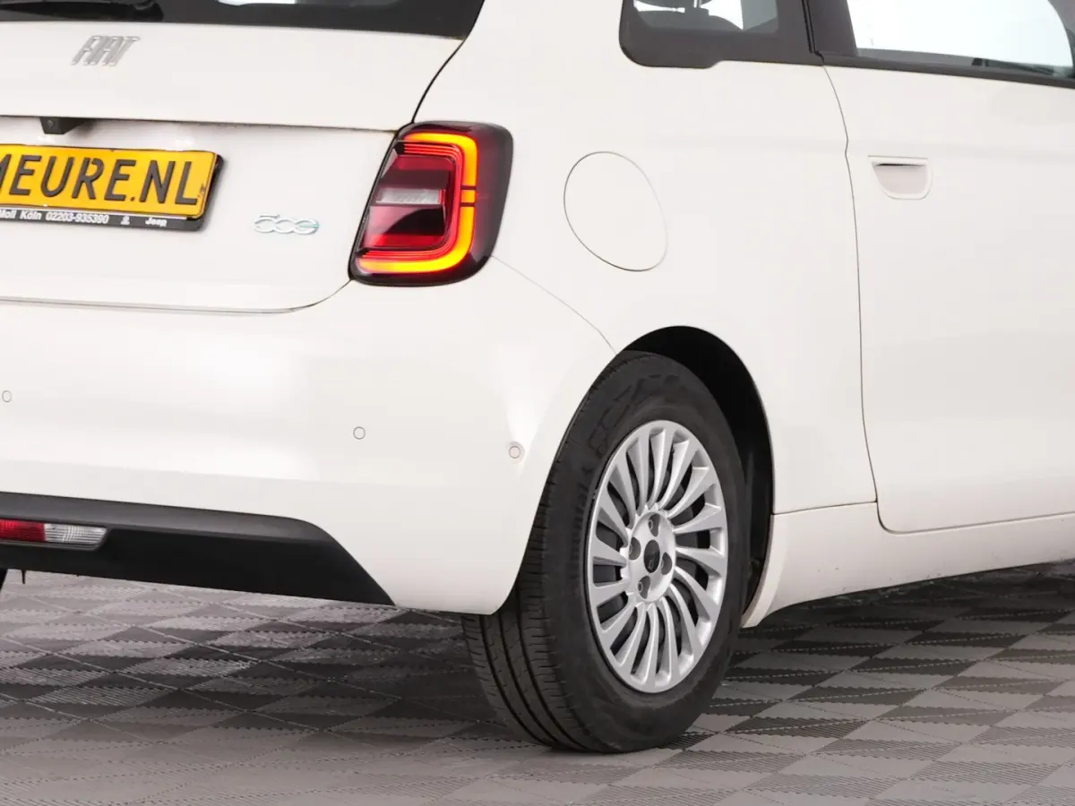 Urban Plus42 kWh | JBL Audio | Stoelverwarming | CARPLAY | PDC | CAMERA !