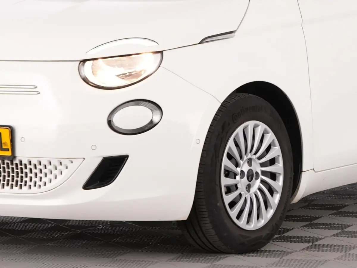 Urban Plus42 kWh | JBL Audio | Stoelverwarming | CARPLAY | PDC | CAMERA !