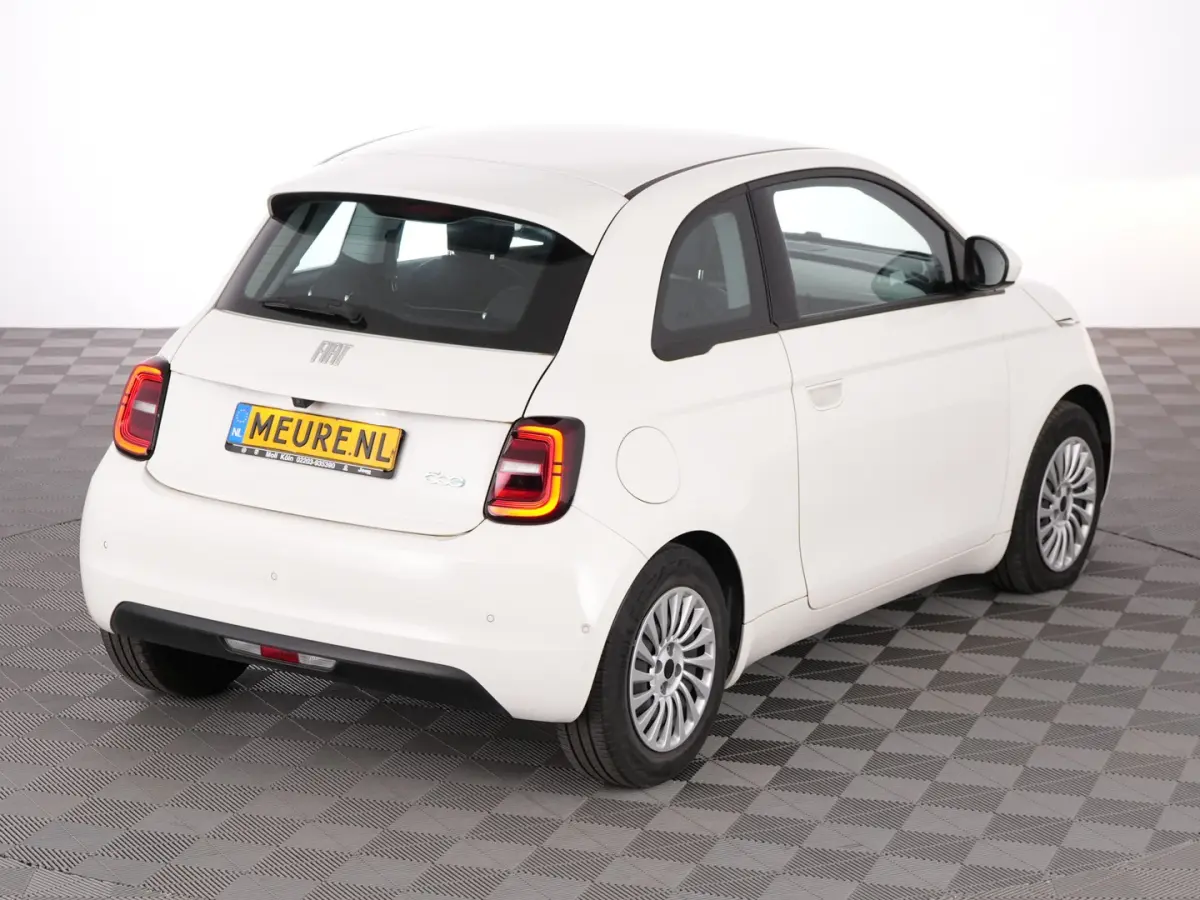 Urban Plus42 kWh | JBL Audio | Stoelverwarming | CARPLAY | PDC | CAMERA !