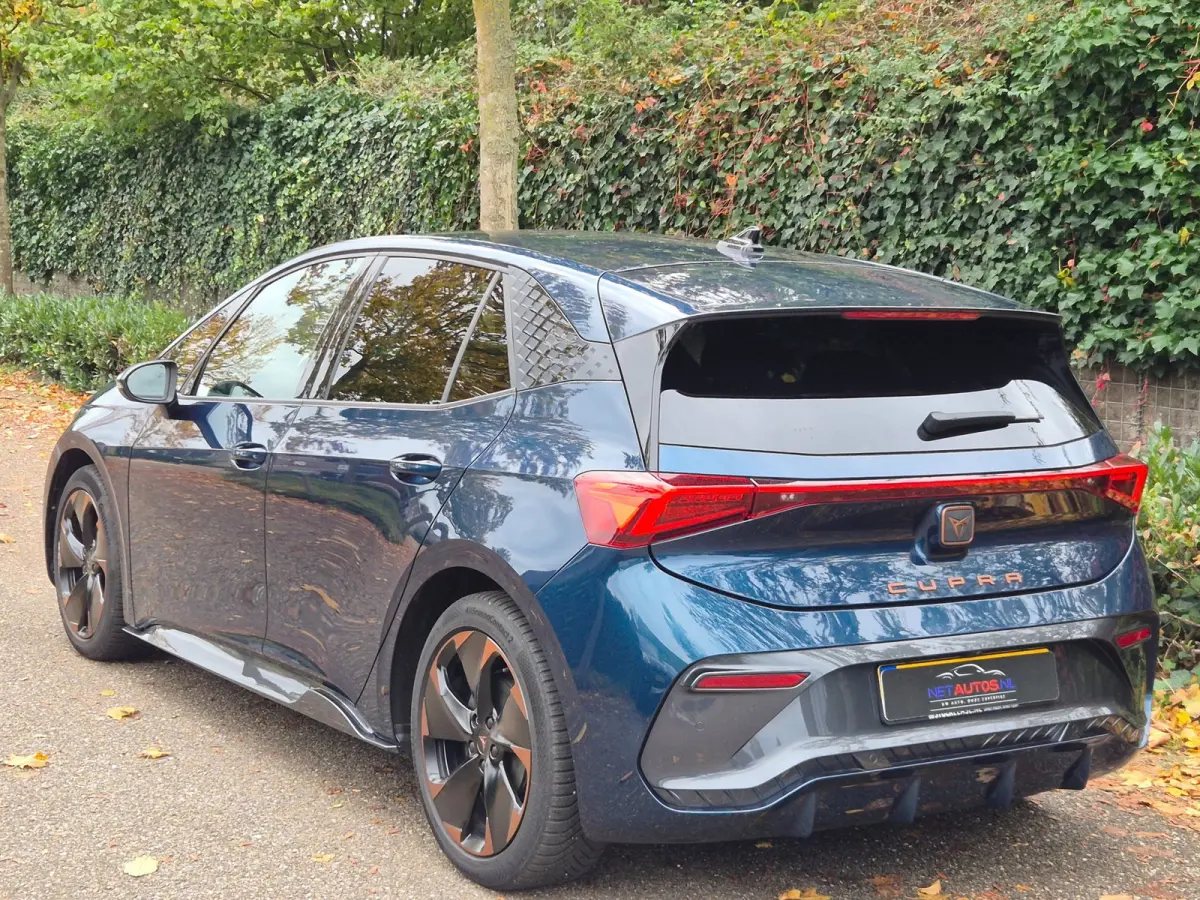 Performance One 62 kWh 94% SOH Volle optielijst Alcantara Sport Born Performance One 62 kWh