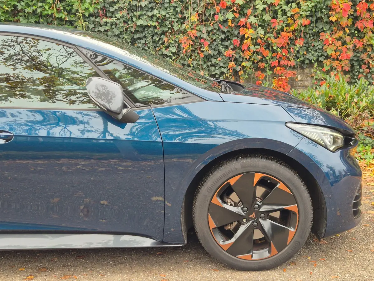 Performance One 62 kWh 94% SOH Volle optielijst Alcantara Sport Born Performance One 62 kWh