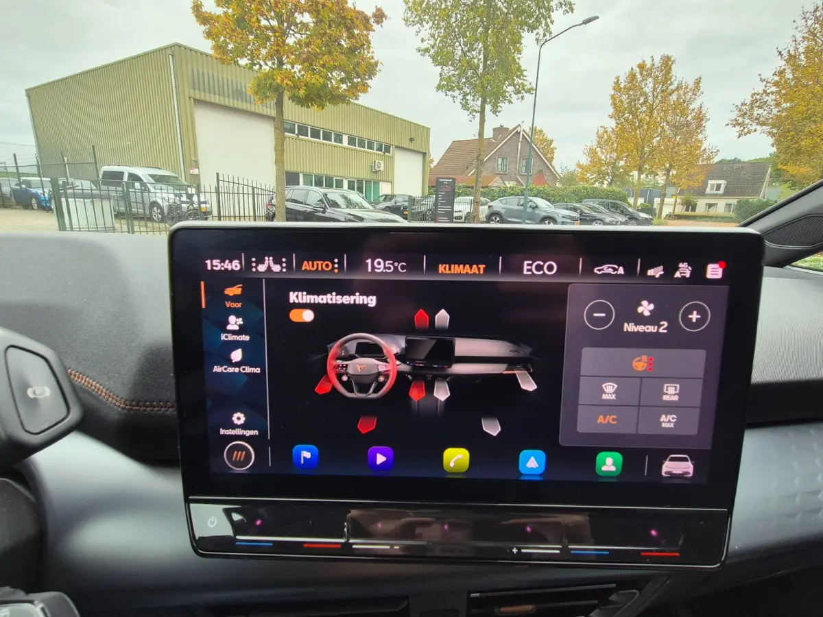 Performance One 62 kWh 94% SOH Volle optielijst Alcantara Sport Born Performance One 62 kWh