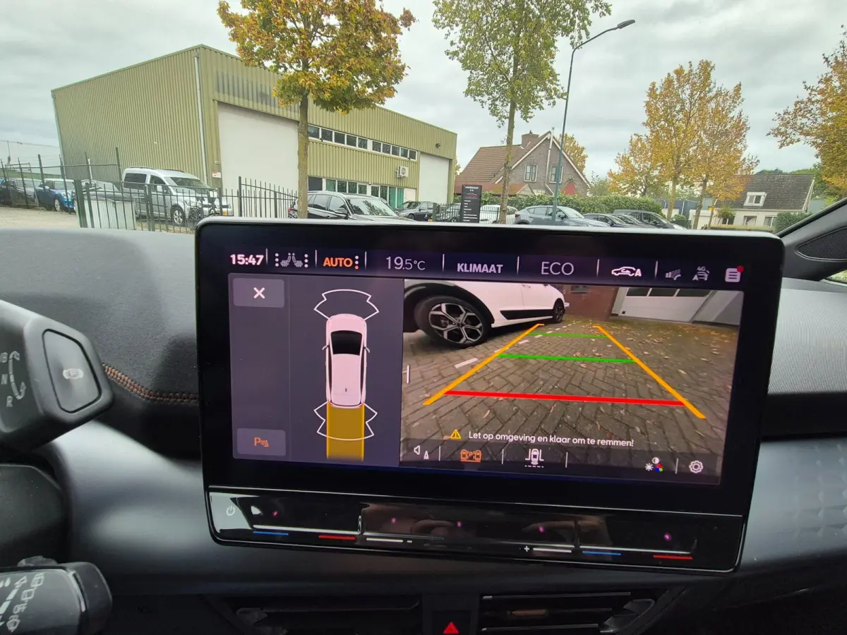 Performance One 62 kWh 94% SOH Volle optielijst Alcantara Sport Born Performance One 62 kWh