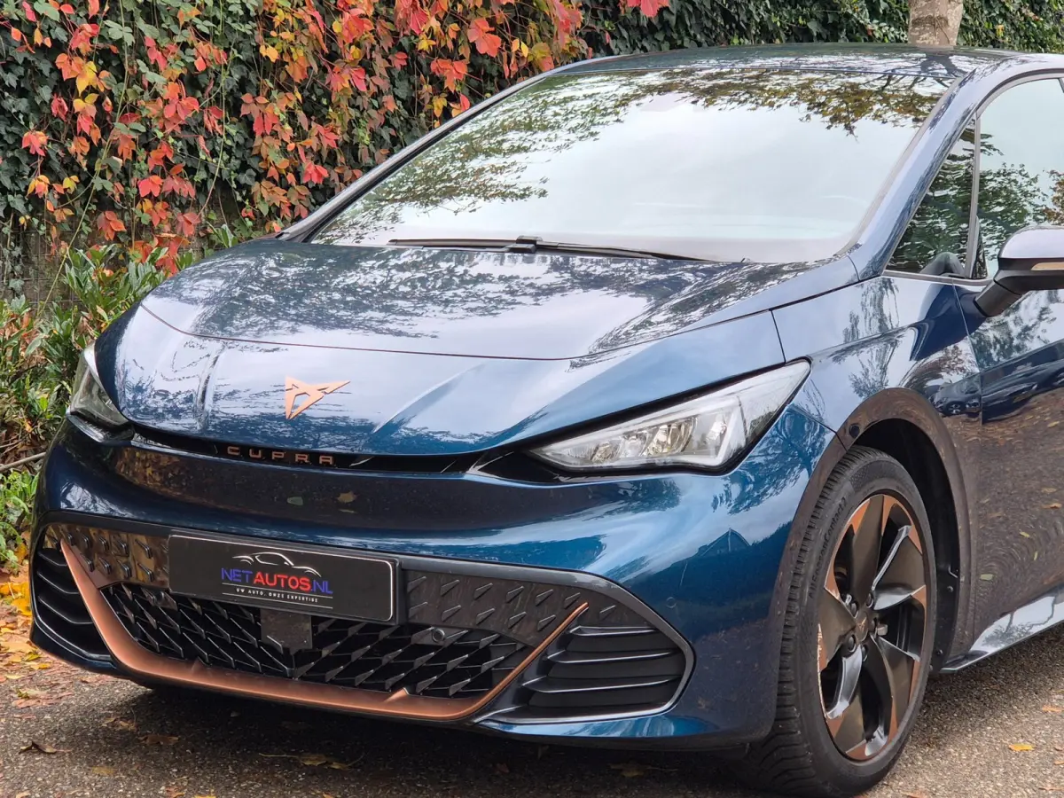 Performance One 62 kWh 94% SOH Volle optielijst Alcantara Sport Born Performance One 62 kWh