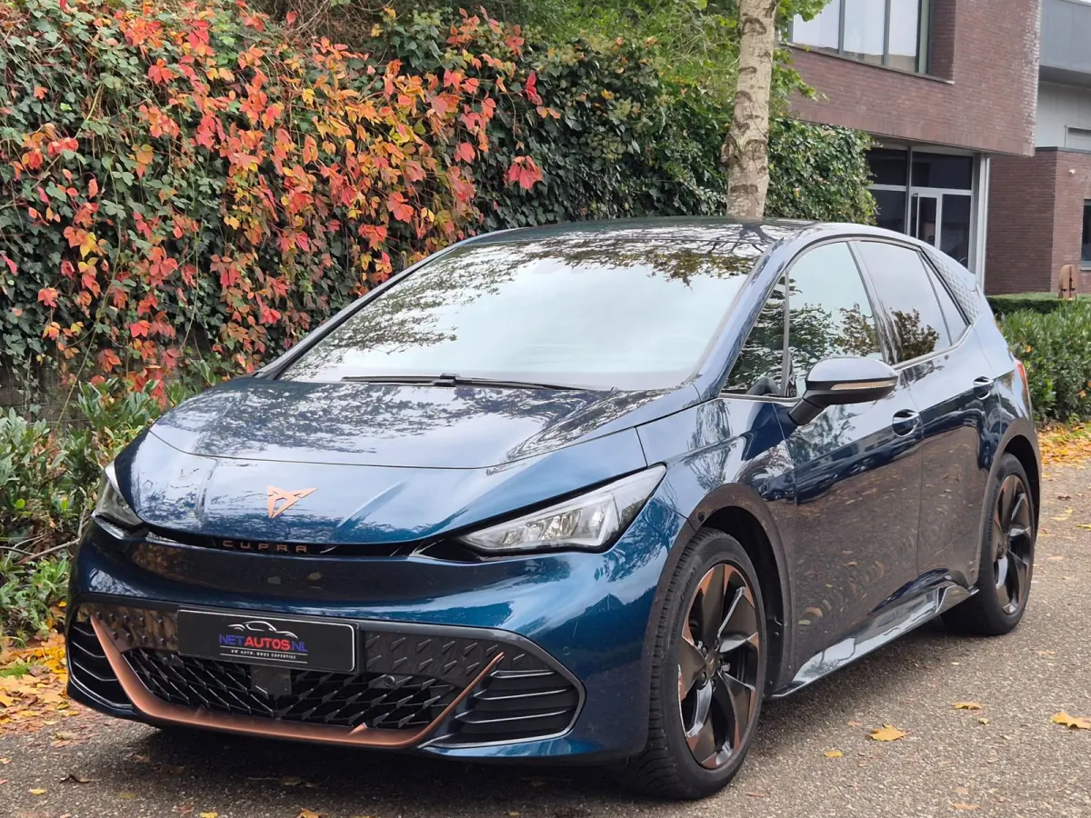 Performance One 62 kWh 94% SOH Volle optielijst Alcantara Sport Born Performance One 62 kWh