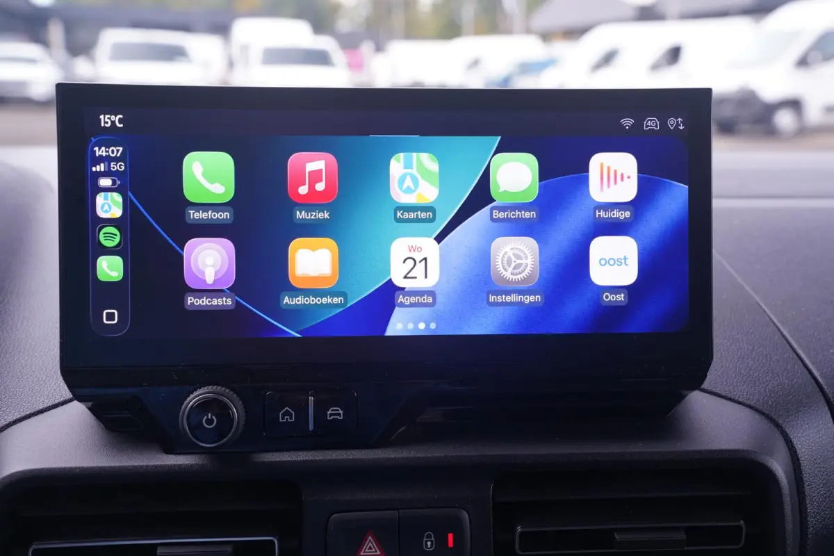 1.5 D-4D 130 pk L1 Navigator Navi, Camera, Apple Carplay, Cruise Control, Laadruimte Pakket, PDC V+A, 3-Zits
