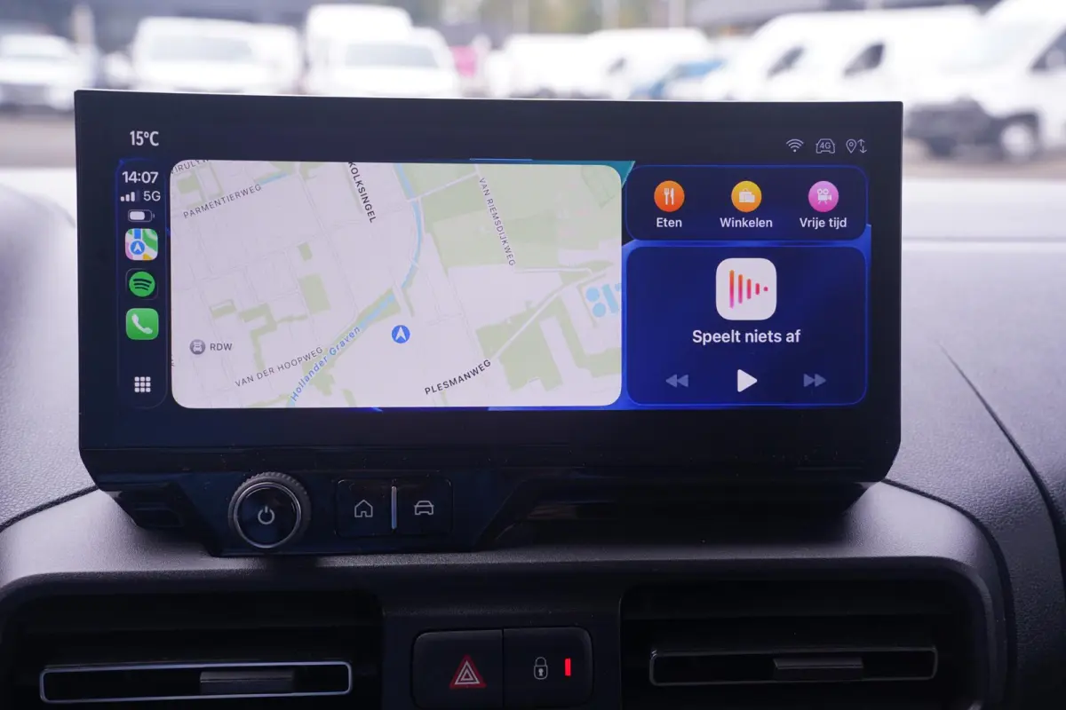 1.5 D-4D 130 pk L1 Navigator Navi, Camera, Apple Carplay, Cruise Control, Laadruimte Pakket, PDC V+A, 3-Zits