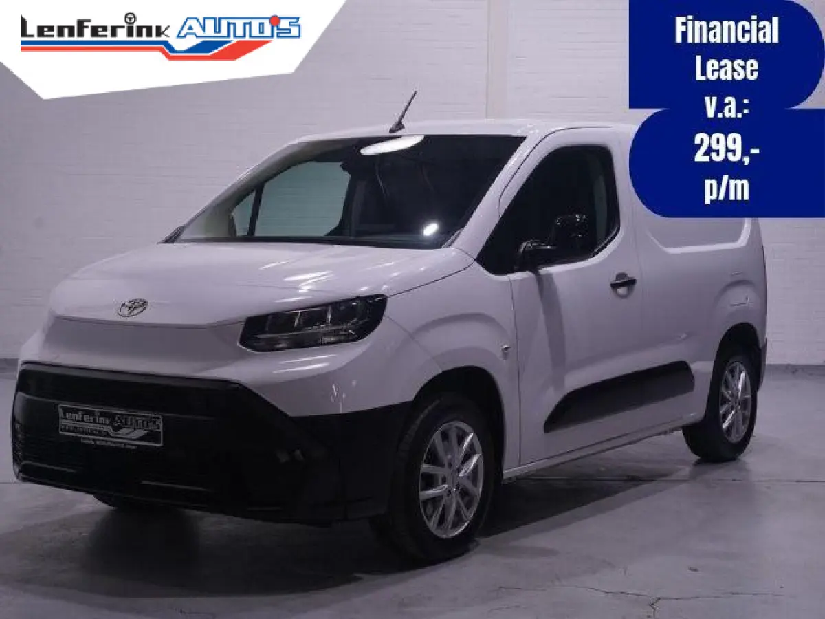 1.5 D-4D 130 pk L1 Navigator Navi, Camera, Apple Carplay, Cruise Control, Laadruimte Pakket, PDC V+A, 3-Zits