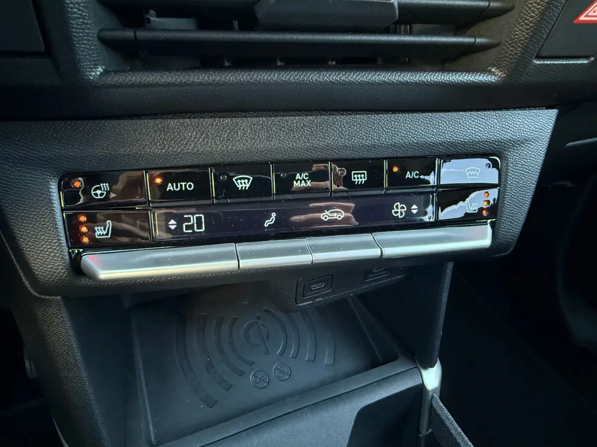 1.2 GS hybride 145pk | CAMERA ACHTER| APPLE CARPLAY/ANDROID AUTO| PARKEERSENSOREN V&A| NAVIGATIE| STOELVERWARMING