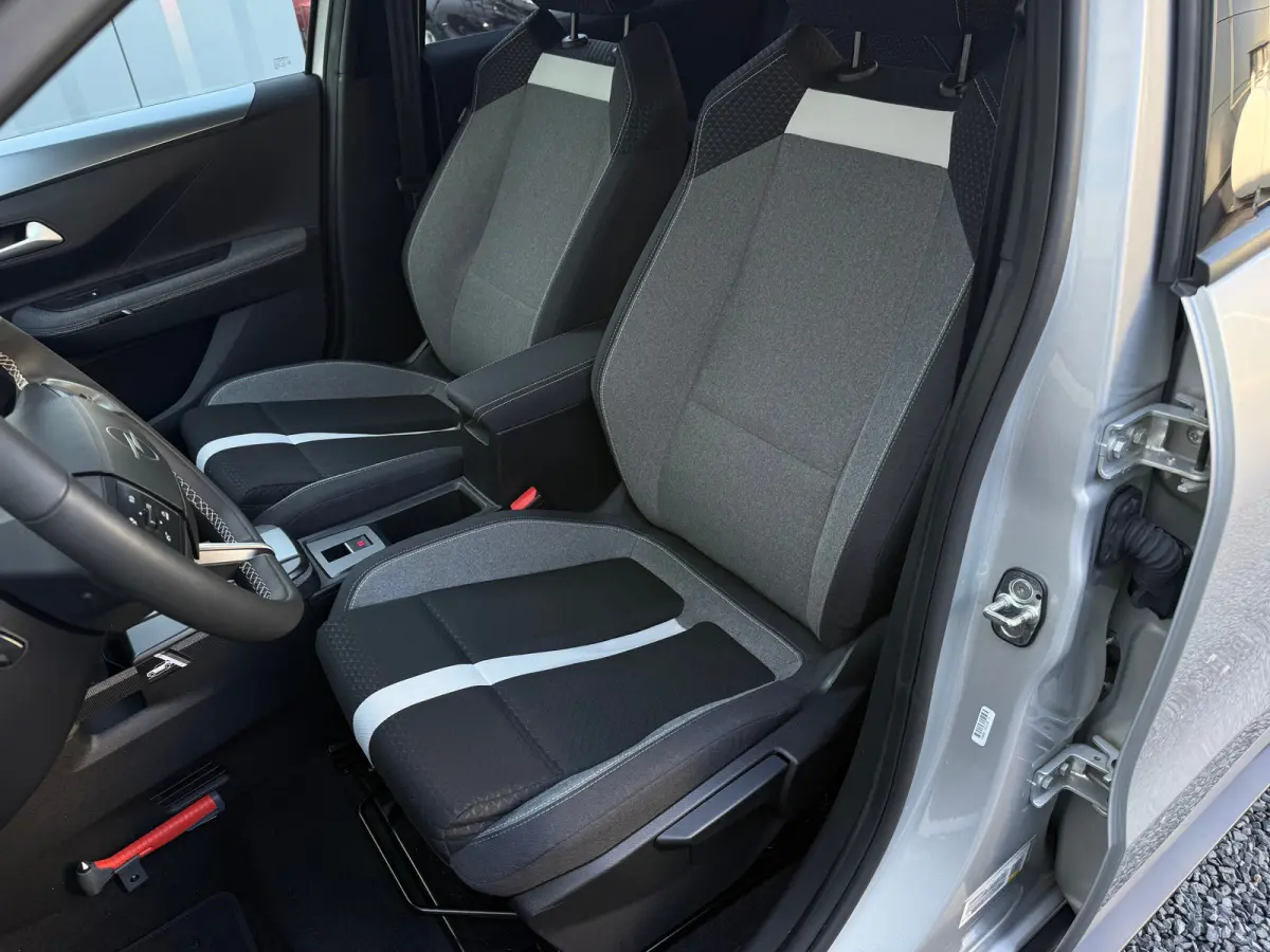 1.2 GS hybride 145pk | CAMERA ACHTER| APPLE CARPLAY/ANDROID AUTO| PARKEERSENSOREN V&A| NAVIGATIE| STOELVERWARMING