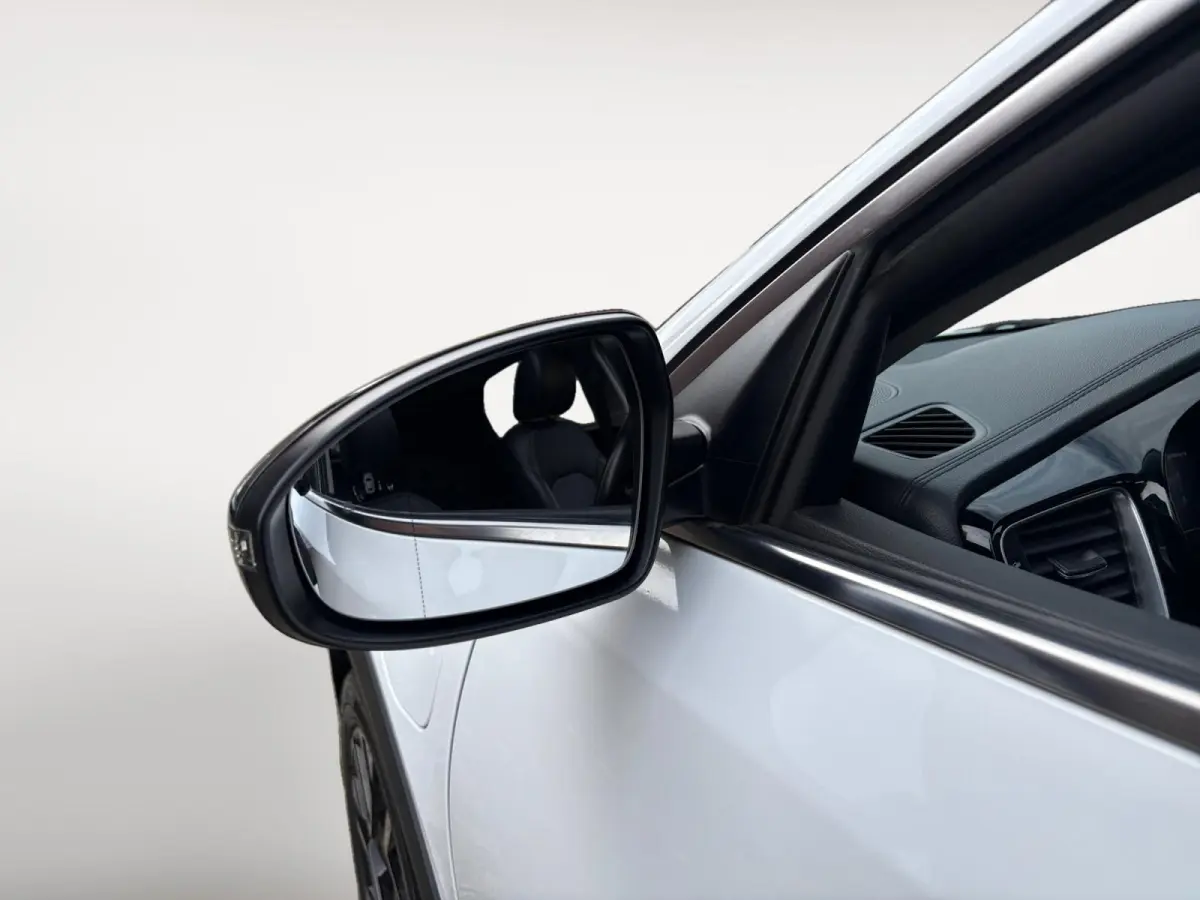1.6 GDi PHEV DynamicPlusLine | Panoramadak | Camera | Stoel/Stuurverwarming | Apple Carplay/Android Auto | Adaptieve Cruise Control | Lichtmetalen Velgen |