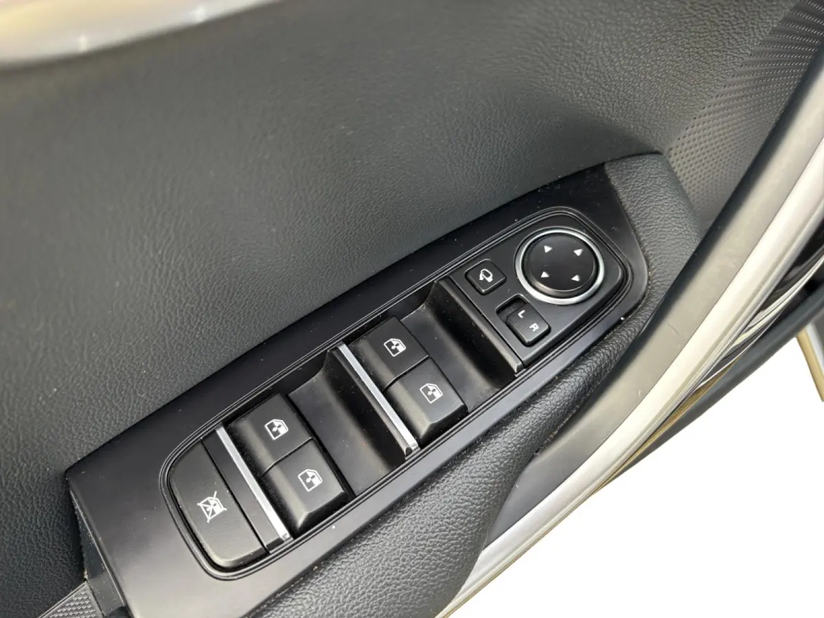 1.6 GDi PHEV DynamicPlusLine | Panoramadak | Camera | Stoel/Stuurverwarming | Apple Carplay/Android Auto | Adaptieve Cruise Control | Lichtmetalen Velgen |