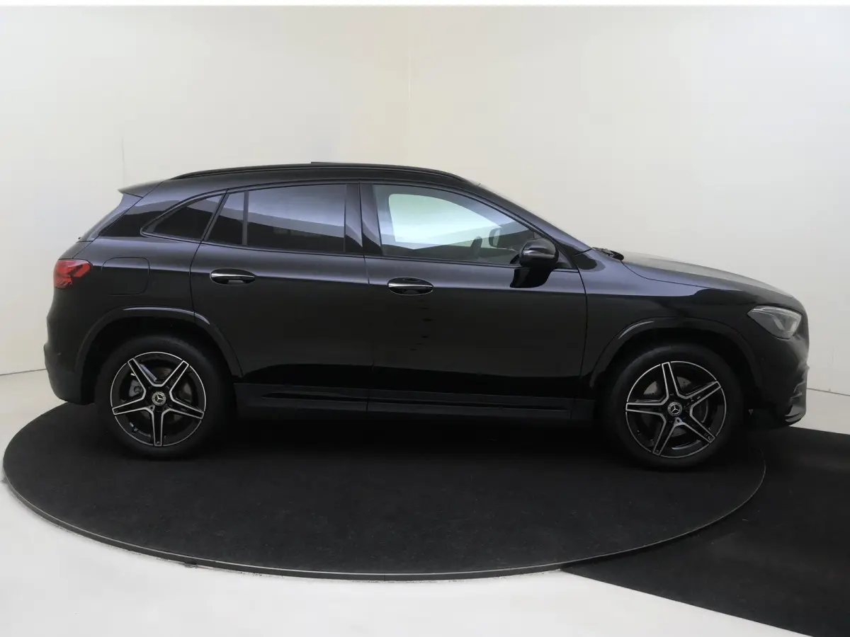 250 e Business Solution AMG /Panoramadak /Night-pakket /8.142 KM!