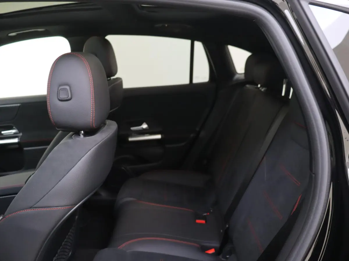 250 e Business Solution AMG /Panoramadak /Night-pakket /8.142 KM!
