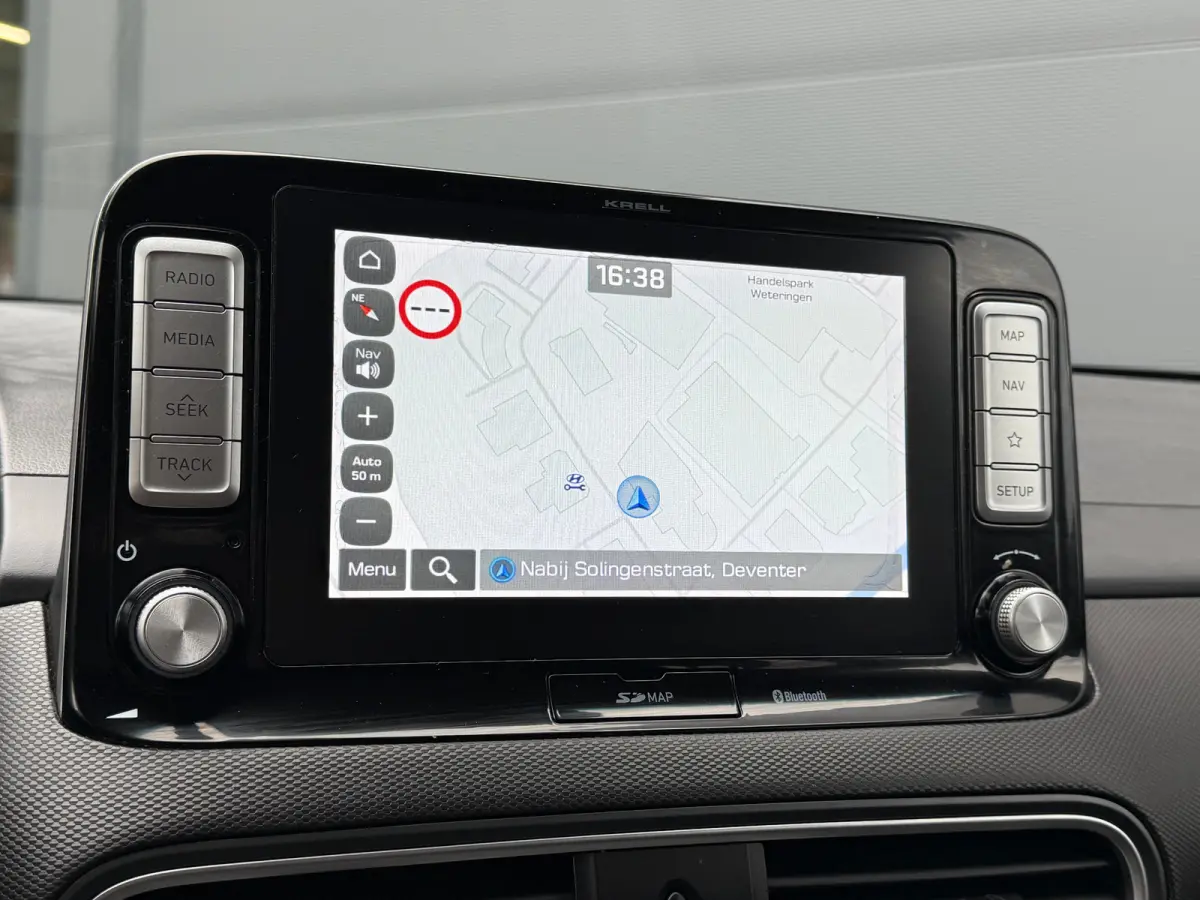 EV Premium 64 kWh / 64 kWh accupakket / Volledig elektrisch / Actieradius tot 449 km WLTP / Premium uitvoering / Warmtepomp / Head-up display / Lederen bekleding / Elektrisch verstelbare sto