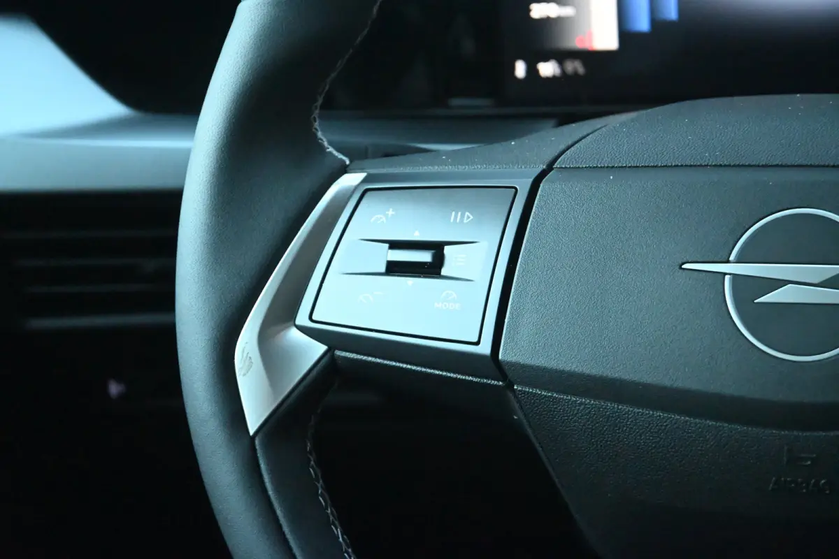 1.2 Turbo Hybrid GS 110pk Tot 8 Jaar Garantie! | Stuur/Stoelverwarming | Achteruitrijcamera | Navigatie | Dodehoek-Detectie | Climate Control | !!