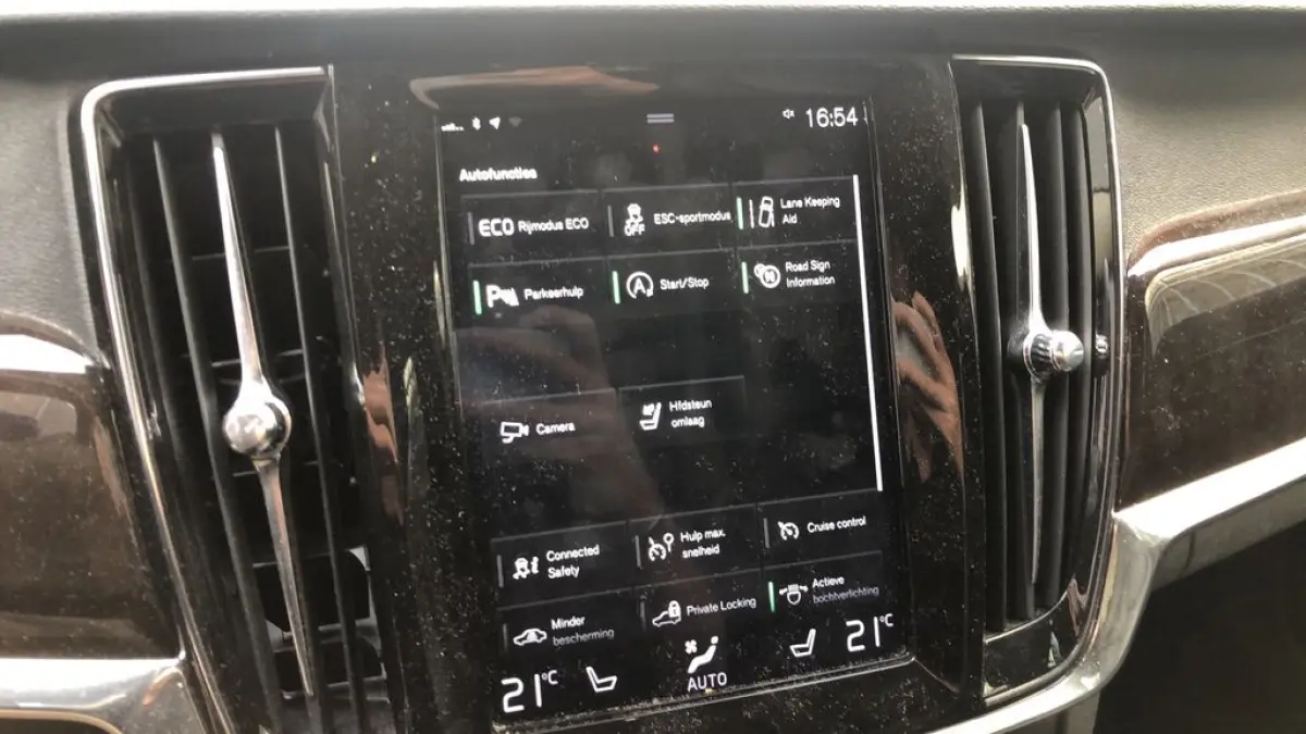 2.0 T4 Inscription Trekhaak | Carplay | Bowers & Wilkins | Standkachel | LED | Camera | Stoel/Stuurverw. | 18" LMV | PDC