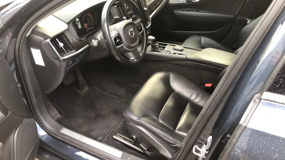 2.0 T4 Inscription Trekhaak | Carplay | Bowers & Wilkins | Standkachel | LED | Camera | Stoel/Stuurverw. | 18" LMV | PDC